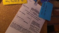 Tak hanya screenshoot chat pelanggan lho! Ada juga surat cerai yang ditempelkan di dinding khusus post it tersebut. Hmm, sedih juga ya! Foto: Istimewa