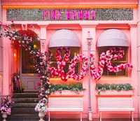 5 Kafe Pink yang Instagramable untuk Didatangi Bersama Pasangan