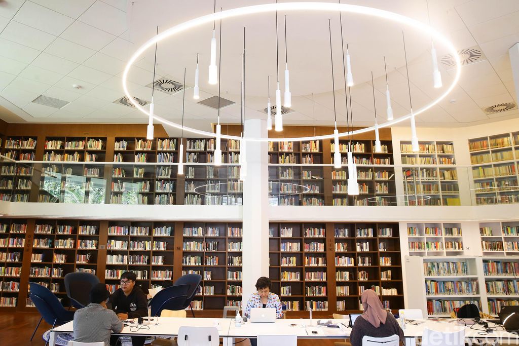 Perpusatakaan Erasmus Huis