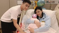 Menikah dengan putra pengusaha kasino asal Macau, Ming Xi mendapatkan hadiah Rp 140 miliar dari ayah mertua usai melahirkan anak pertamanya. Foto: Instagram @mingxi11