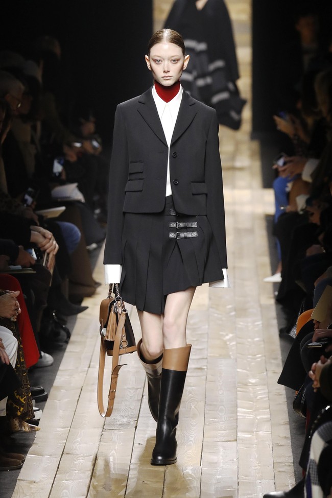 Fashion show Michael Kors menampilkan koleksi musim dingin di New York Fashion Week 2020, New York, Rabu [12/2/2020]. Photo by JP Yim/Getty Images.