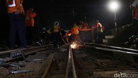 Penggantian wesel di Stasiun Gambir juga bertujuan meningkatkan fleksibilitas pergantian jalur pada saat KA melintas di stasiun tersebut.