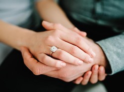 Daftar Ukuran Cincin Wanita Sesuai Berat Badan dan Jari Tengah