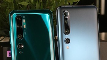 Mi 10 (kanan) dan Mi 10 Pro (kiri) sama-sama punya kamera utama 108 MP. Namun ada sejumlah berbedaan di antara keduanya. Foto: Sina Mobile