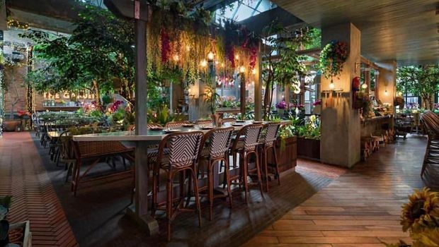 tempat makan romantis pik