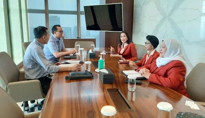 Kowani menjalin sinergi progam dengan PT Astra, di Jakarta. Kerjasama ini dalam bidang pendidikan dan lingkungan hidup serta pencegahan narkoba.