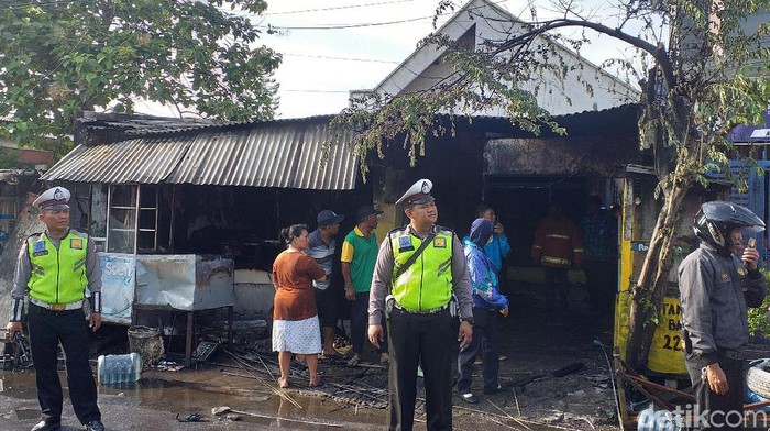 Warung Nasi dan Rumah Ludes Dilalap Api