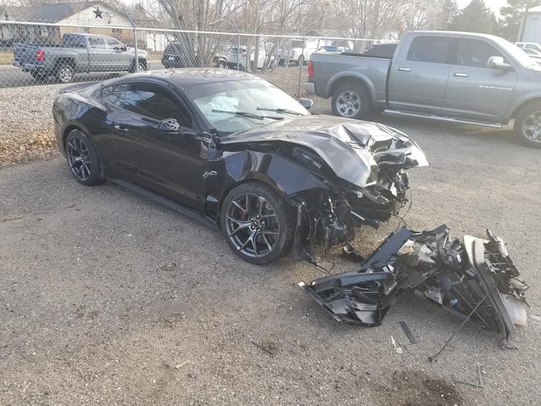 Ford Mustang Belum Lunas Ringsek saat Servis Dijajal Mekanik Ford Mustang Belum Lunas Ringsek saat Servis Dijajal Mekanik