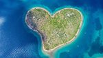 Pulau Romantis Bentuk Hati di Kroasia Ini Bakal Dijual Sebagian, Berminat?