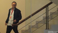 PT Palma Satu dijerat dengan Pasal 5 ayat 1 huruf a atau huruf b atau Pasal 13 Undang-Undang Pemberantasan Tindak Pidana Korupsi.
