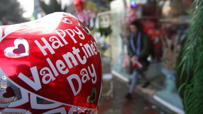 Tanggal 14 Februari dirayakan sebagai Hari kasih sayang. Berbagai kegiatan pun dilakukan oleh warga di berbagai negara di dunia untuk rayakan Valentine.