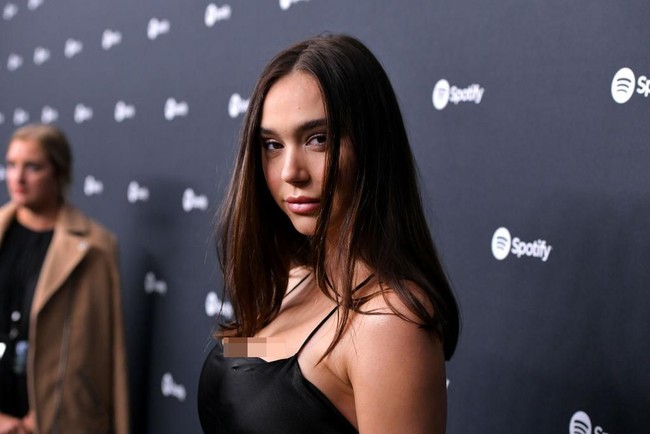 Model 23 tahun ini pernah muncul sebagai model sampul majalah Maxim dan termasuk dalam daftar 100 Wanita Terseksi di Dunia 2019. Foto: Getty Images