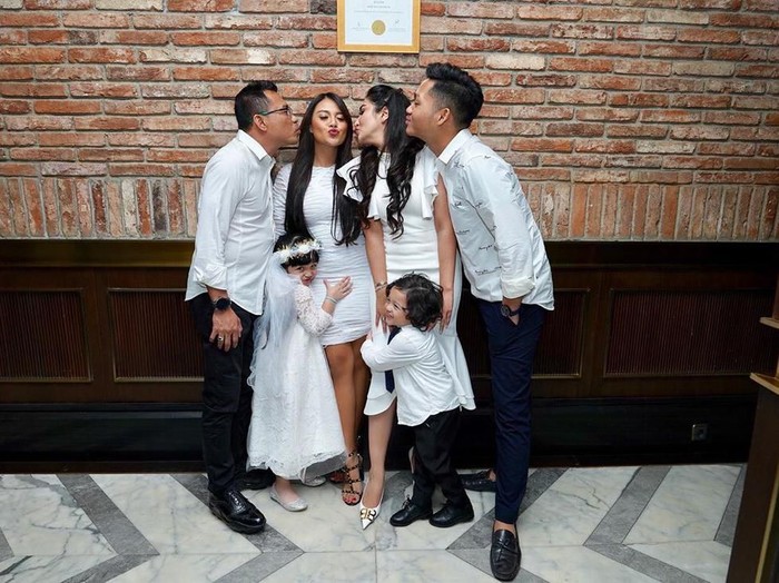 Keluarga Anang dan Ashanty.