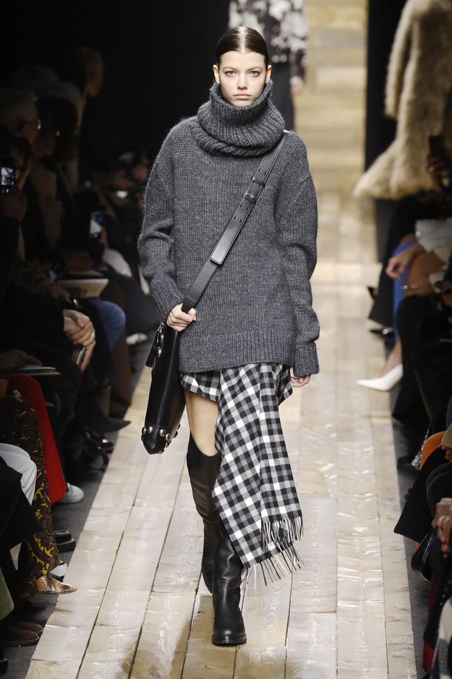 Fashion show Michael Kors menampilkan koleksi musim dingin di New York Fashion Week 2020, New York, Rabu [12/2/2020]. Photo by JP Yim/Getty Images.