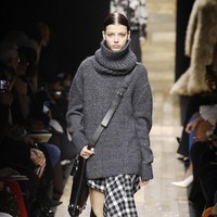 Fashion show Michael Kors menampilkan koleksi musim dingin di New York Fashion Week 2020, New York, Rabu [12/2/2020]. Photo by JP Yim/Getty Images.