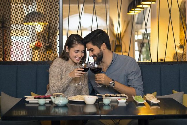 5 Etiket Makan Malam Romantis bersama Pasangan saat Hari Valentine