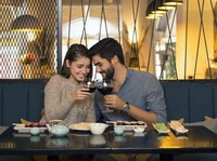 5 Etiket Makan Malam Romantis bersama Pasangan saat Hari Valentine