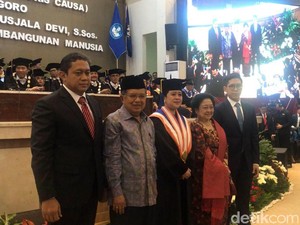 Tangis Bahagia Puan Maharani Terima Gelar Doktor Honoris Causa Undip