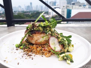 Di Bar Rooftop Ini Bisa Cicip Gindara dan Rib Eye Spesial Valentine
