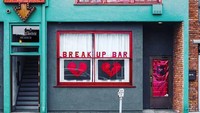 Kafe Break Up Bar berlokasi di Los Angeles, Amerika. Kafe bertemakan patah hati ini banyak dikunjungi mereka yang sedang merasa patah hati. Foto: Istimewa