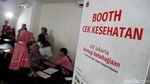 LRT Berbagi Kebahagiaan dengan Lansia di Hari Valentine
