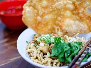 Cuma Punya Rp. 25.000? Bisa Makan Enak dan Kenyang di Pasar Santa