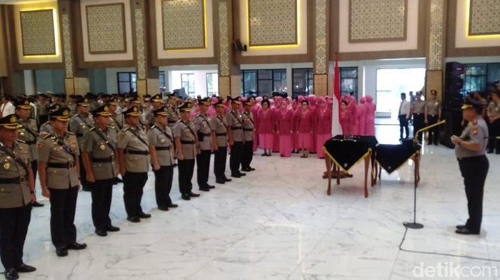 Jabatan Empat Pejabat Utama dan Tujuh Kapolres Jajaran Polda Jatim Berganti
