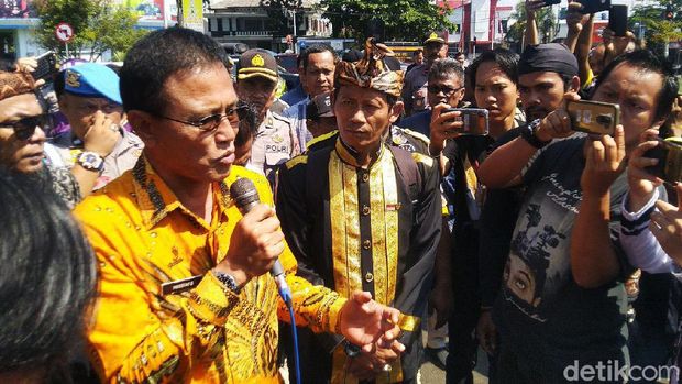 Jabar Hari Ini: Raden Rangga Ditinggal Pengikut-Kontroversi Ridwan Saidi