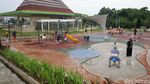 Bersantai dan Bermain di Alun-alun Kota Depok