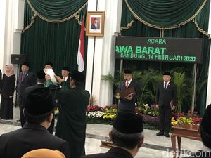 Ridwan Kamil Lantik Setiawan Wangsaatmaja Sebagai Sekda Jabar Definitif