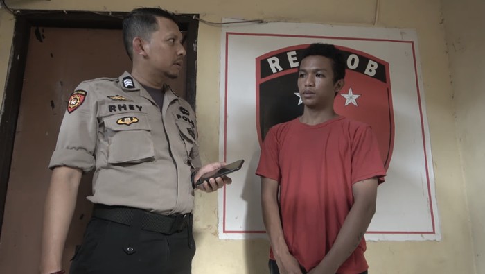 Reynaldi, pelaku pencurian HP sekaligus begal payudara ABG di Makassar ditangkap.