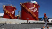 PLTMGU Lombok Peaker merupakan pembangkit listrik mesin gas pertama yang dibangun di Indonesia. Pembangkit ini menggunakan gas engine untuk proses pembakarannya, bukan menggunakan gas turbine  seperti pada umumnya.
