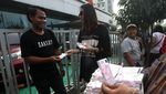 Saat Model Cantik Bagikan Pods di Hari Valentine