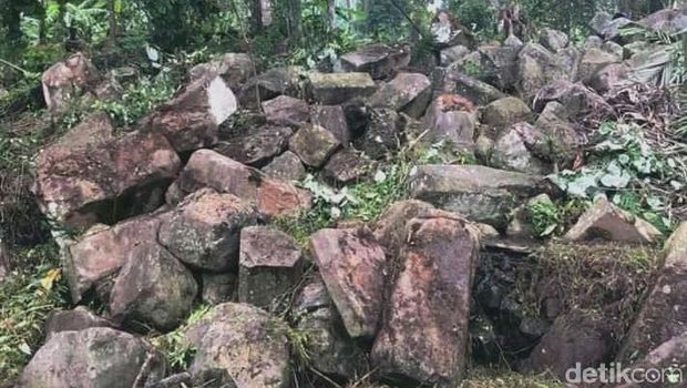 Sumedang Punya Batu Misterius Nan Angker