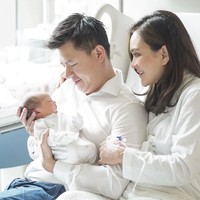 Penantian panjang Shandy Aulia untuk memiliki anak berbuah manis. Setelah hampir 10 tahun menikah, ia akhirnya dikaruniai seorang putri Foto: Instagram/@shandyaulia