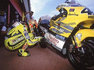 Valentino Rossi Ungkap Bedanya MotoGP Jadul dan Sekarang, Lebih Indah Mana?