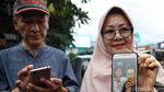Ekspresi Kebahagiaan Keluarga Sambut Kepulangan WNI dari Natuna