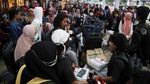 Momen WNI dari Natuna Tiba di Bandara Halim