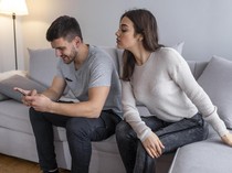 Kalender Jawa Rabu Pahing 22 Oktober 2025: Cemburuan