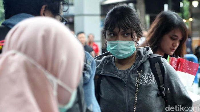 Momen WNI dari Natuna Tiba di Bandara Halim Sebanyak 238 WNI telah selesai menjalani observasi di Natuna telah tiba di Lanud Halim Perdanakusuma, Jakarta, Sabtu (15/2/2020). Mereka langsung disambut oleh keluarganya.
