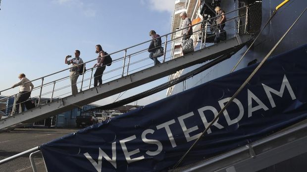 Para penumpang kapal pesiar MS Westerdam diperbolehkan turun di Kamboja