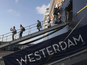 1 Orang Positif Corona, Kamboja Lacak Penumpang yang Turun dari Kapal Pesiar