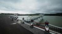 Pada tahun 2019 yang lalu, Kementerian PUPR telah menyelesaikan pekerjaan rehabilitasi jaringan irigasi Bendungan Gondang, sehingga dengan terisinya air Bendungan Gondang, maka infrastruktur Sumber Daya Air (SDA) ini siap dimanfaatkan masyarakat untuk mengairi area pertanian seluas 4.066 hektar di Kabupaten Karanganyar dan Kabupaten Sragen secara lebih kontinu untuk meningkatkan Indeks Pertanaman (IP) dari 200 menjadi 270 per tahun.  Dengan demikian produksi beras di Jawa Tengah akan naik dan mendukung ketahanan pangan nasional. Istimewa/Kementerian PUPR.