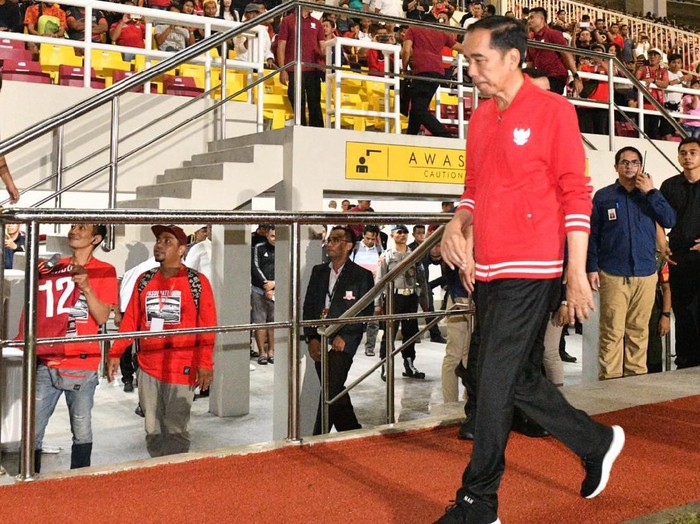 Presiden Jokowi meresmikan Stadion Manahan, Solo.