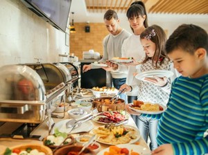 Catat! Sebaiknya Hindari 5 Makanan Ini Saat Makan di Restoran Prasmanan