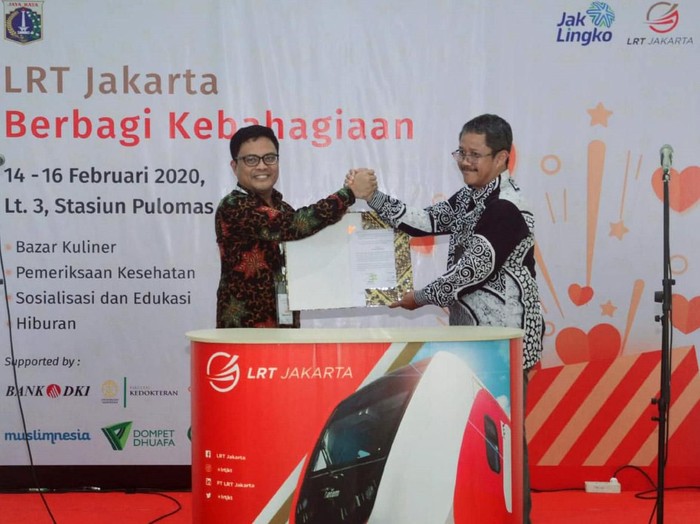 LRT Jakarta menggaet Bank DKI dalam rangka pemanfaatan produk dan layanan jasa perbankan seperti Cash Management System dan penggunaan uang elektronik sebagai sistem pembayaran di LRT Jakarta.