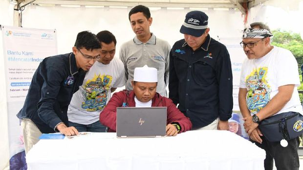 Kang Uu Ajak Warga Jabar Proaktif Sukseskan Sensus Pendudul