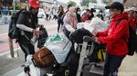 Momen WNI dari Natuna Tiba di Bandara Halim
