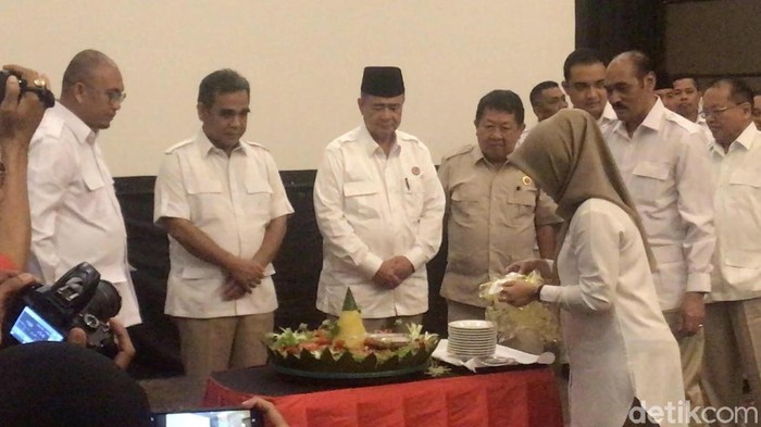 Sekjen Gerindra Ahmad Muzani (kedua dari kiri).