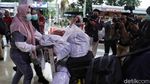 Momen WNI dari Natuna Tiba di Bandara Halim